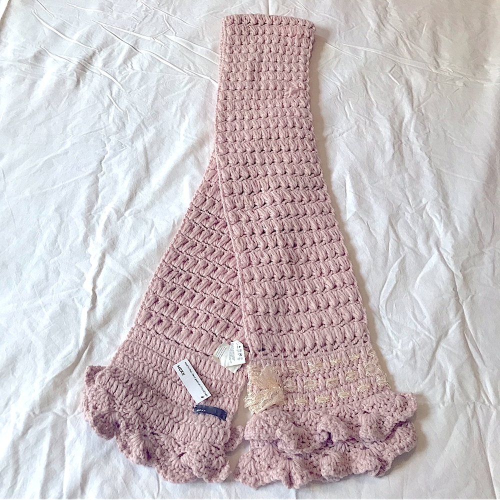 Mexx Hand-knitted Scarf 70% Acrylic/30% Wool Blend Lace Accents Color Nude Blush